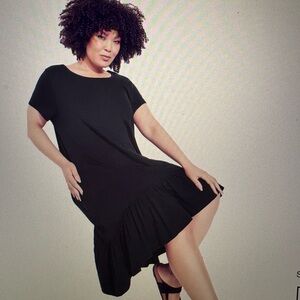 BRAND NEW Ella Ruffle Plain
Dress PLUS size 30/32 color clover (fuchsia)